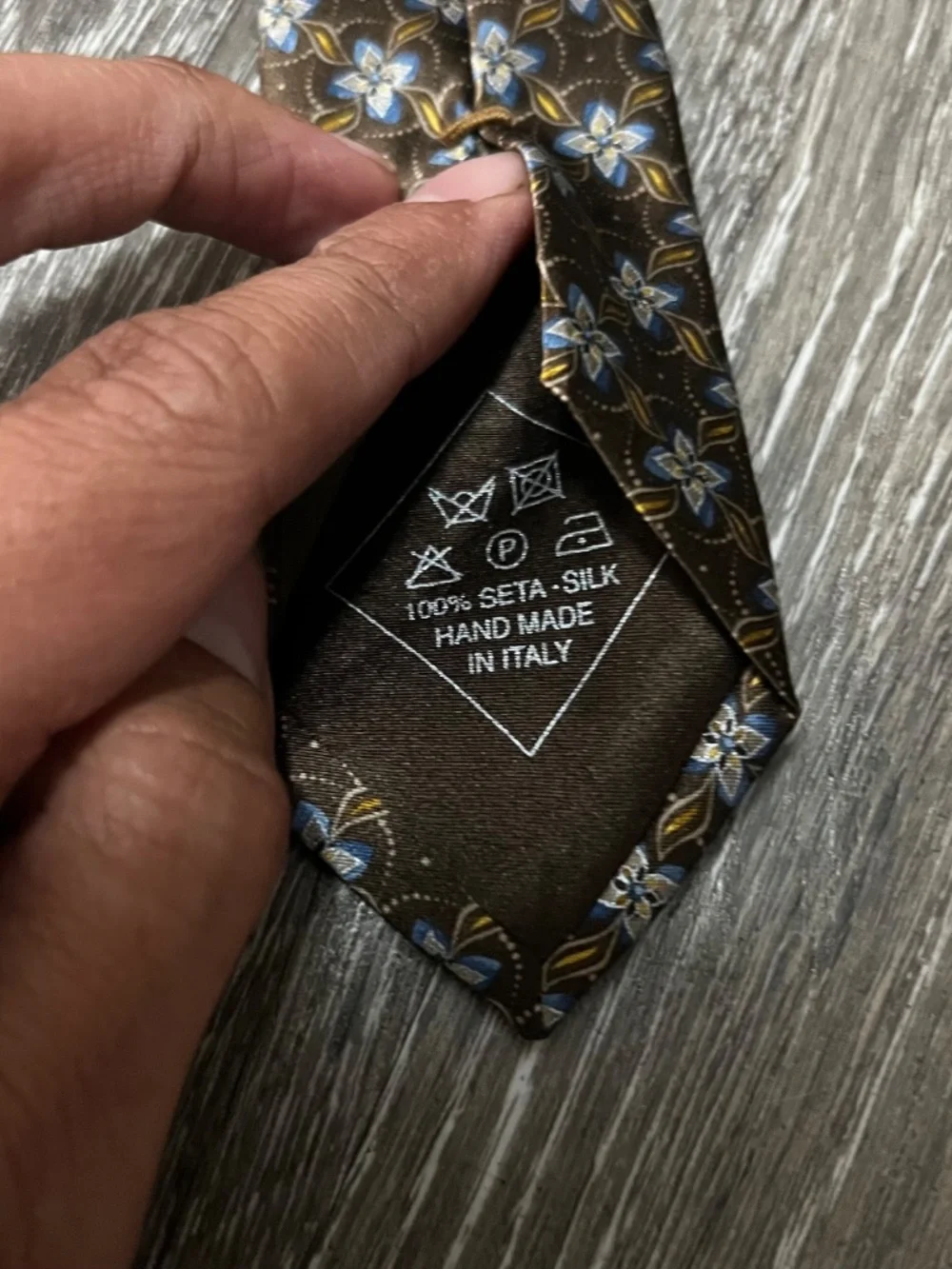 Brioni Neck Tie 100% Silk 59x4 Geometric Flowers Made in Italy